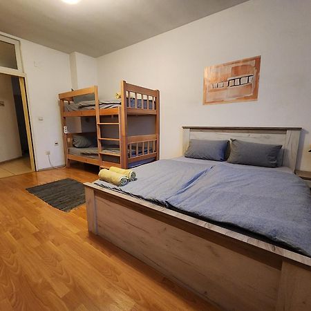 City Park Apartments プリシュティナ エクステリア 写真