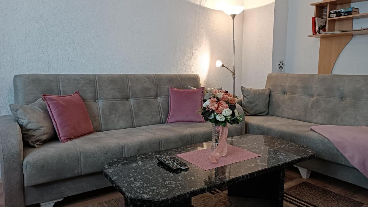 City Park Apartments プリシュティナ エクステリア 写真
