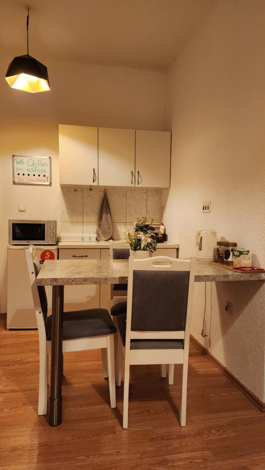 City Park Apartments プリシュティナ エクステリア 写真